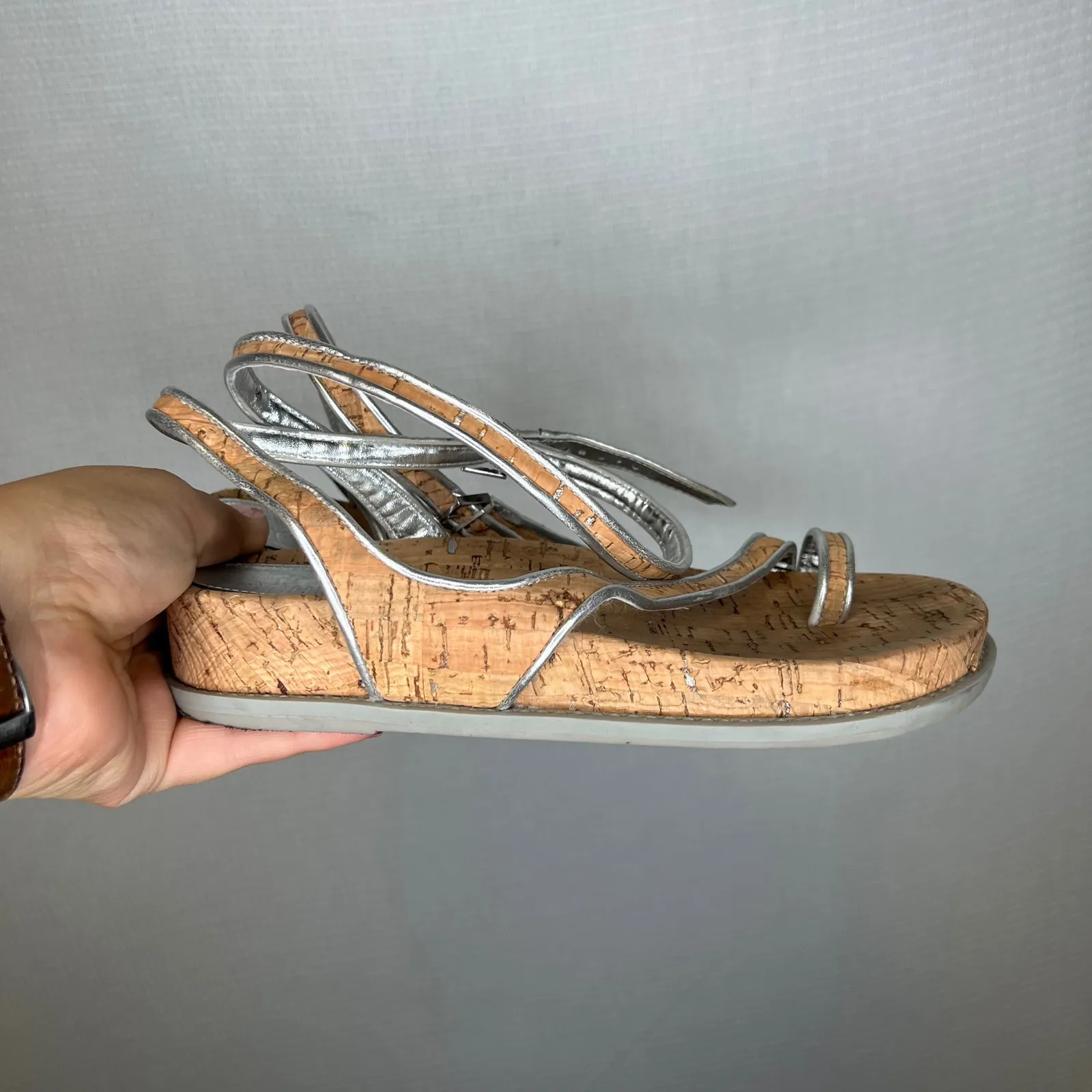 Schutz Silver Cork‎ Toe Ring Thong Sandal Adjustable Ankle Strap Women's 6B - Image 4