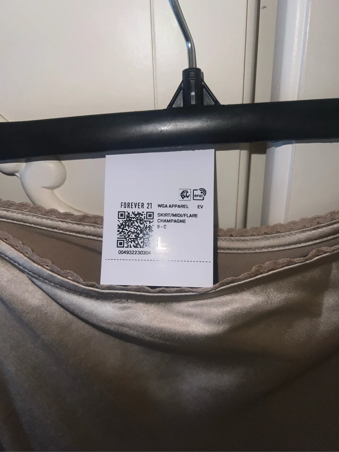 Satin midi skirt - Image 5