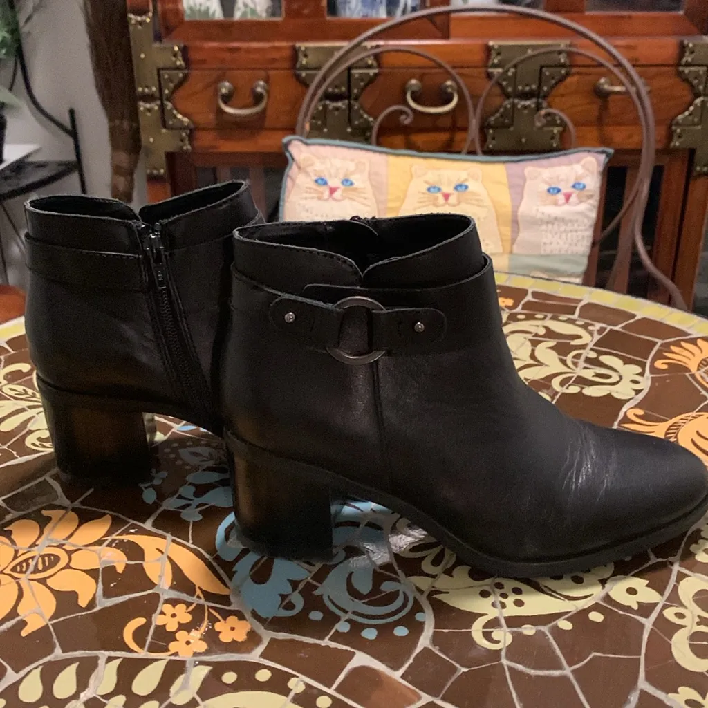 Naturalizer  LYDIA BOOT Sz: 6 - Image 4