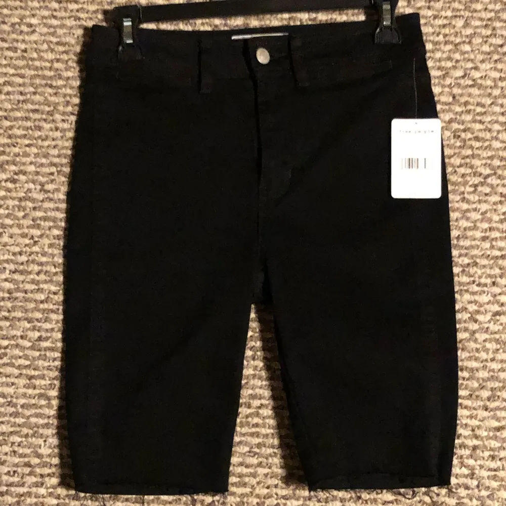 Free People Black Bermuda Shorts size 26 NWT - Image 8