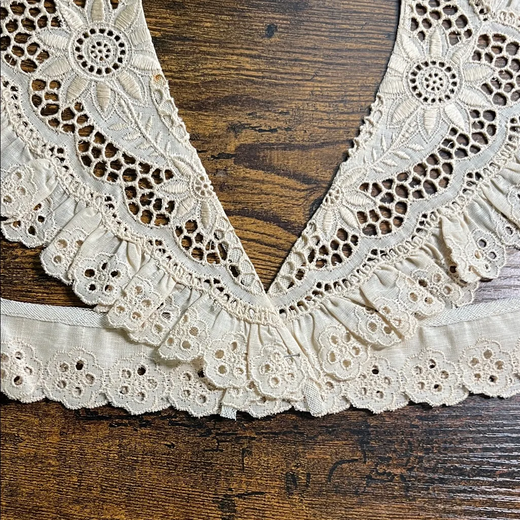 Vintage Cream Lace Collar Blouse Accessory - Image 4