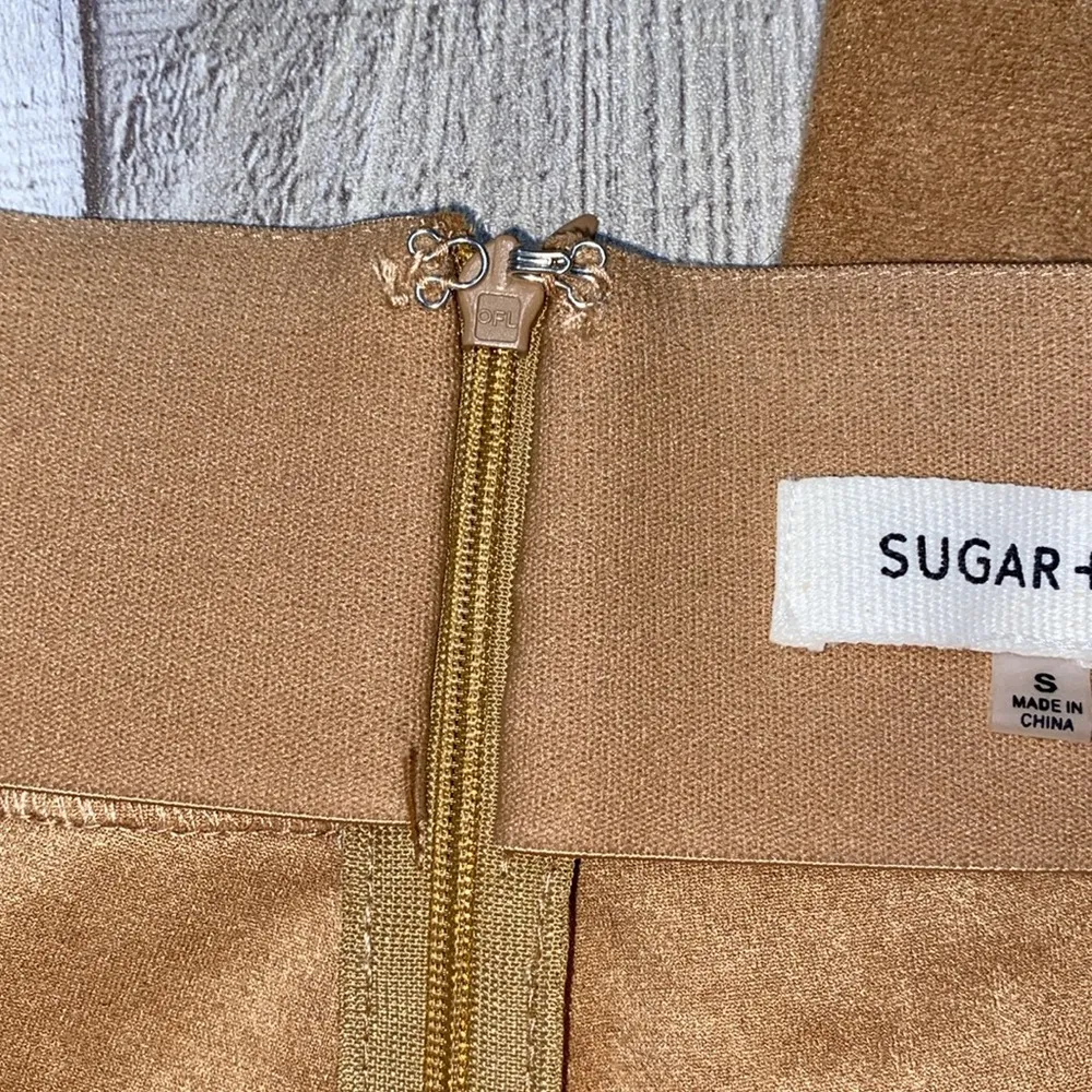 Sugar + Lips caramel color riding pants size small - Image 3