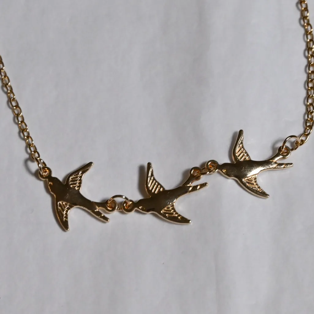 Elegant Gold Bird Necklace Great gift nature lover Perfect length New 3 birds - Image 5