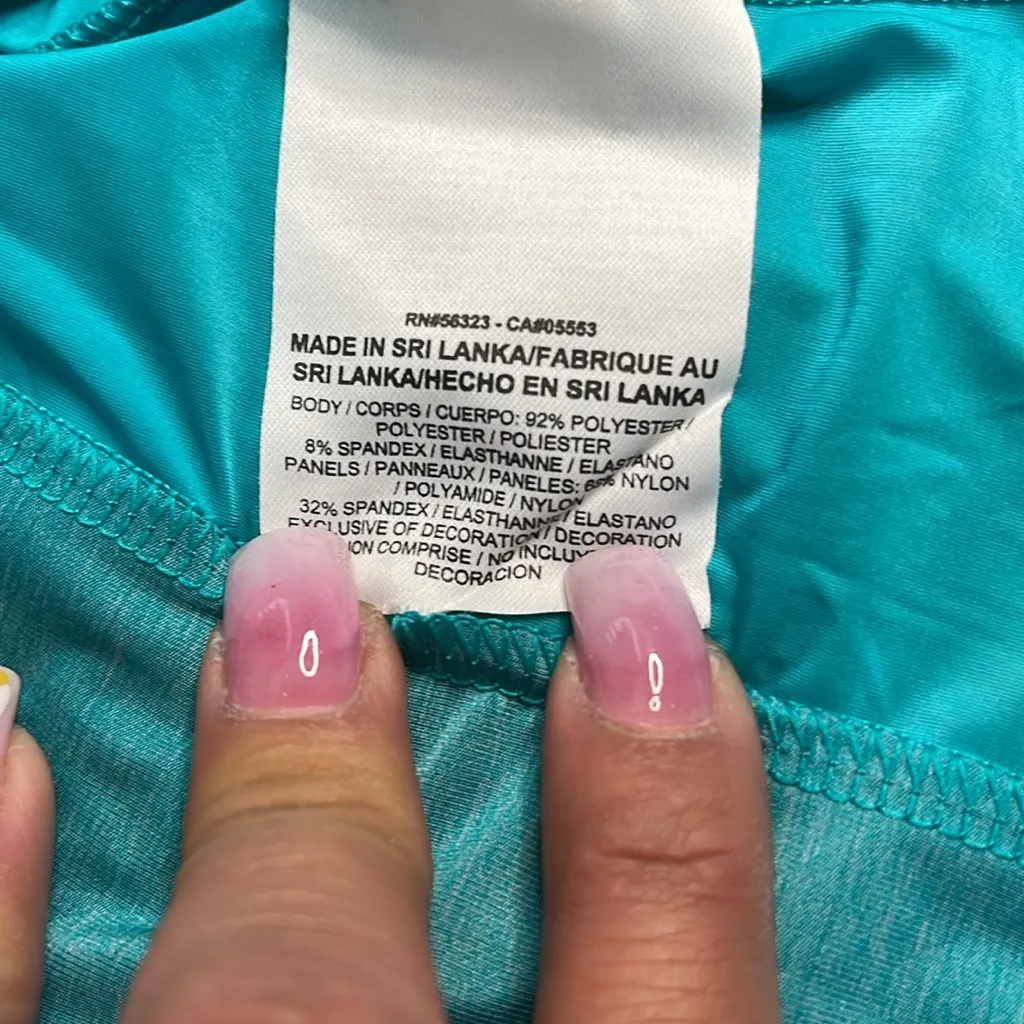 Nike DriFit Teal Short Sleeve Top size Small - Image 4