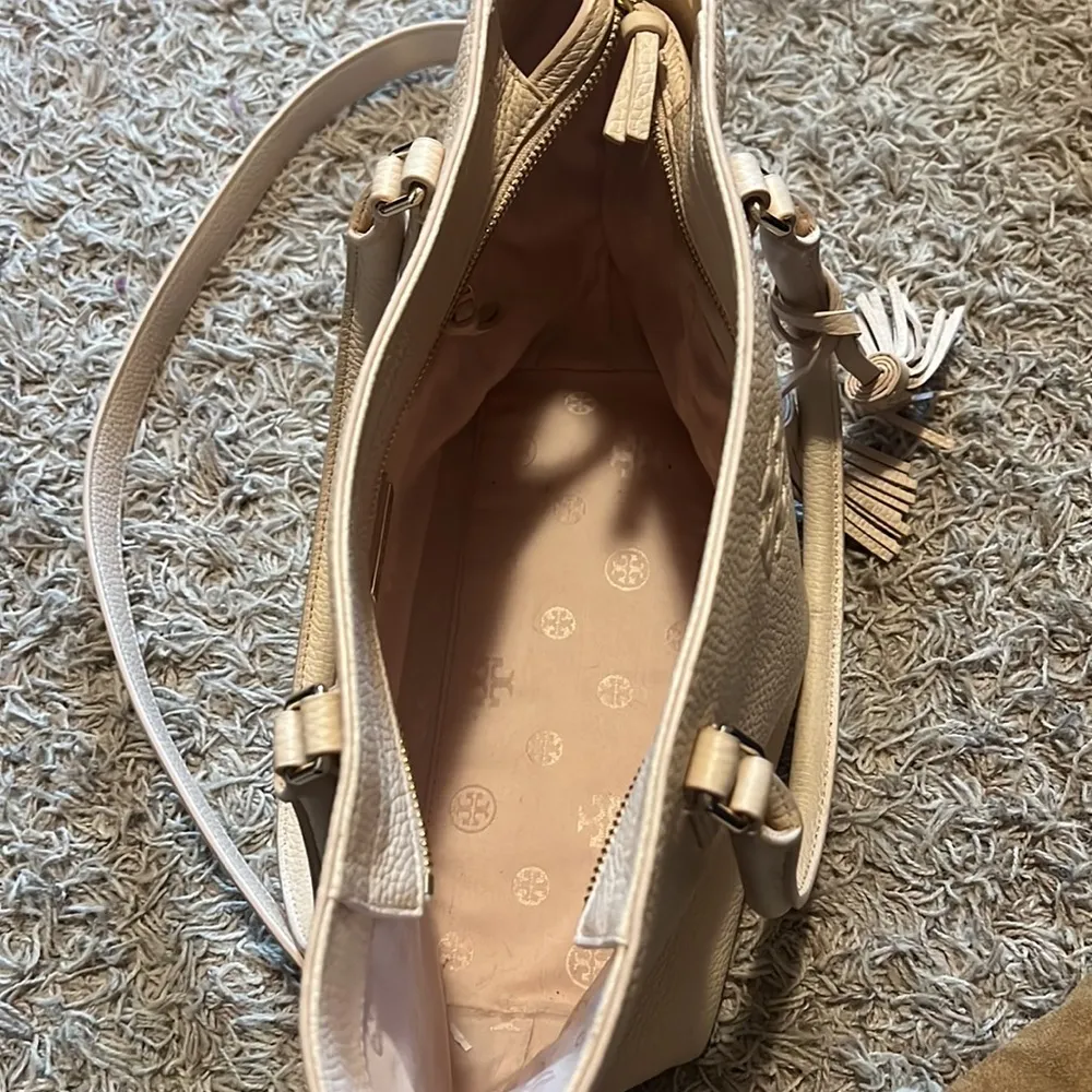 Tory Burch Thea Small Convertible Tote in Sweet Melon - Image 8