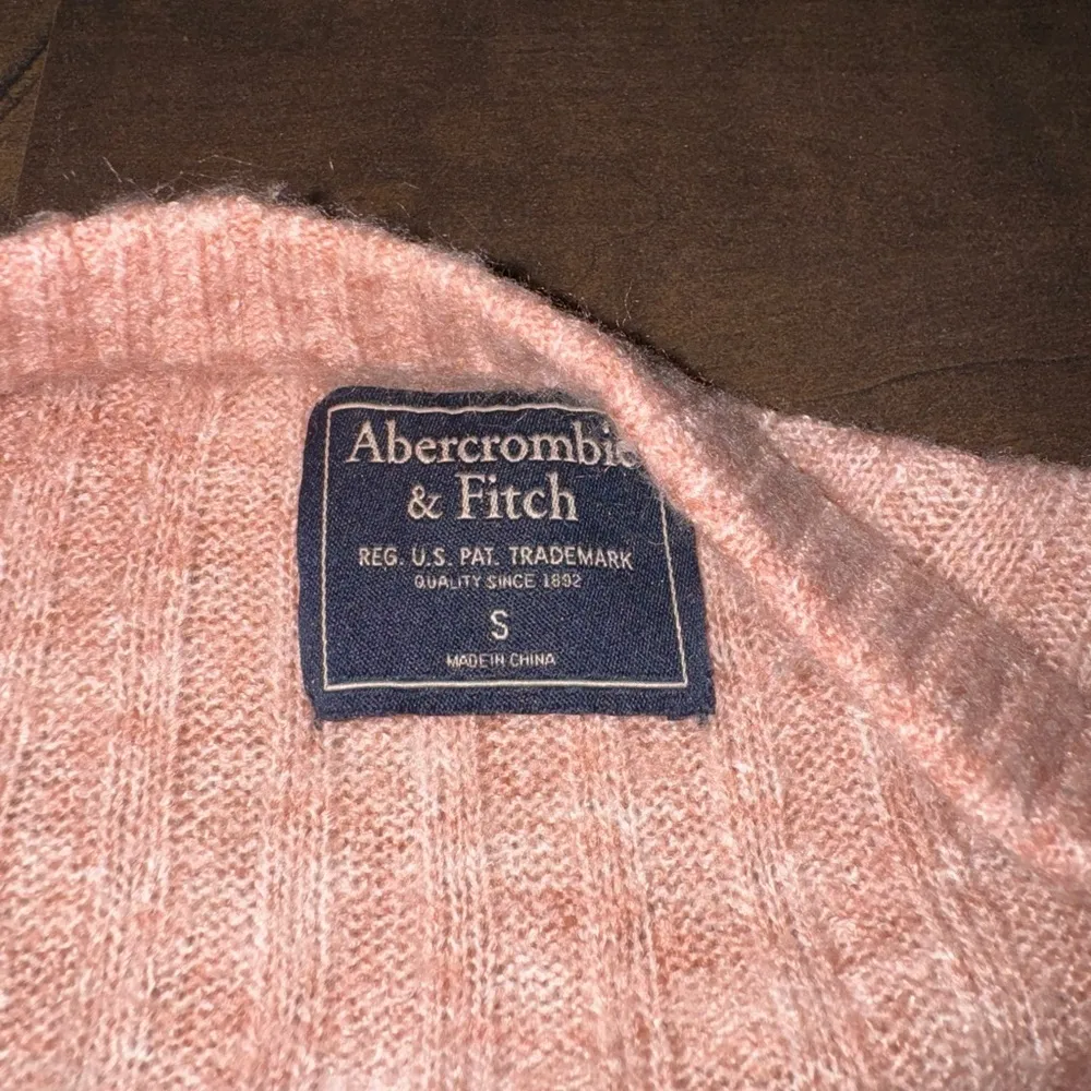 Pink Abercrombie & Fitch Sweater - Image 8