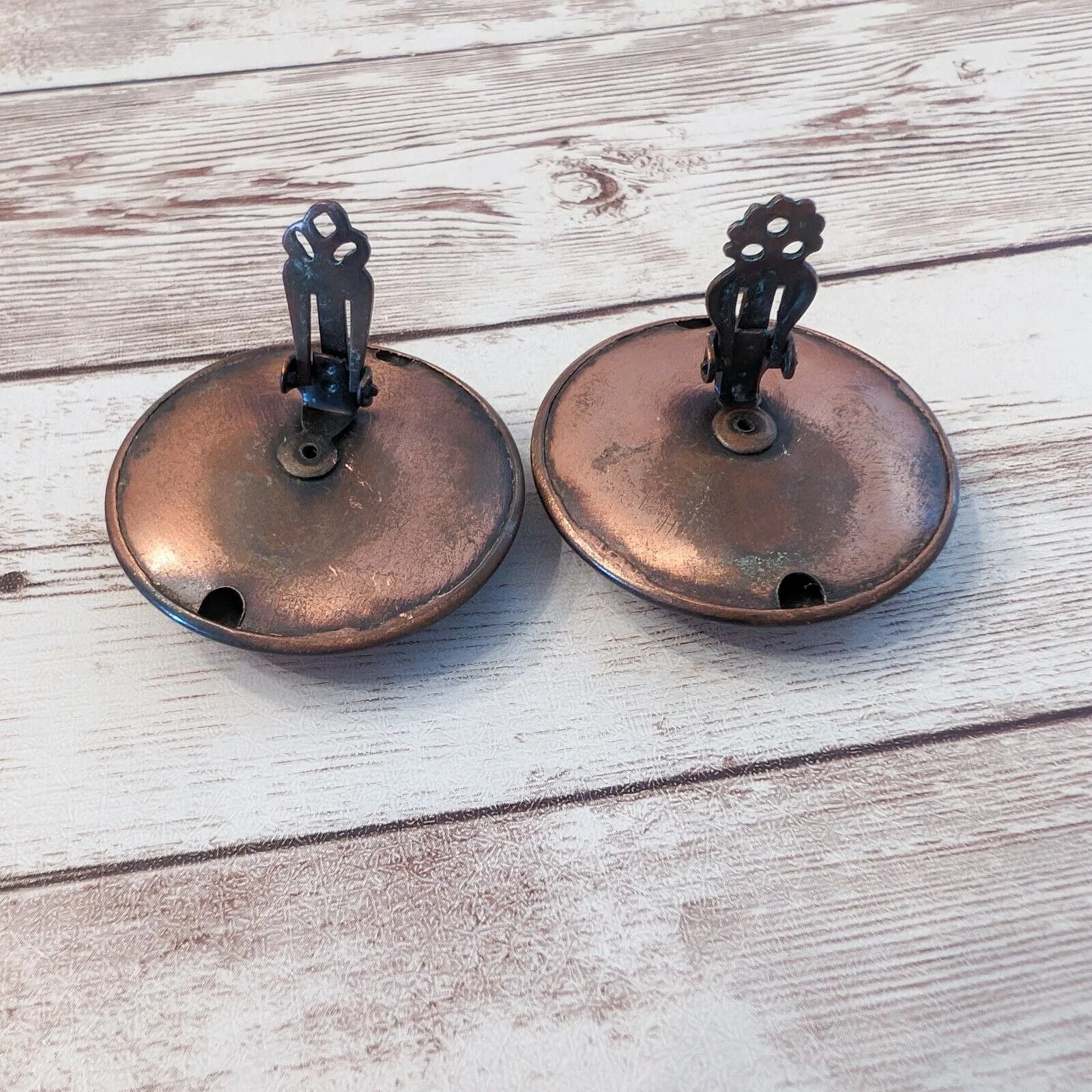 Vintage Clip On Earrings - Image 7