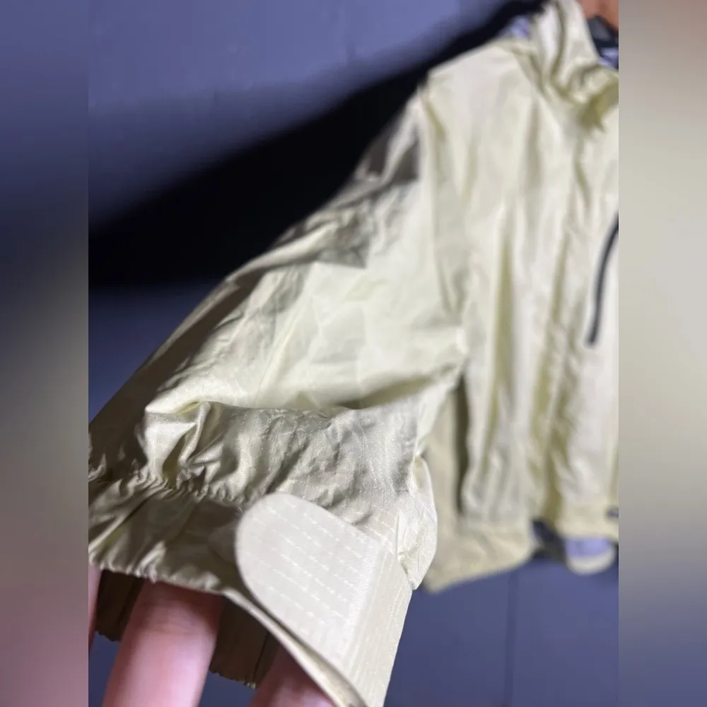 REI Recreational Equipment Women’s Rain Jacket in Yellow/Green. Size XL Gray - Image 5