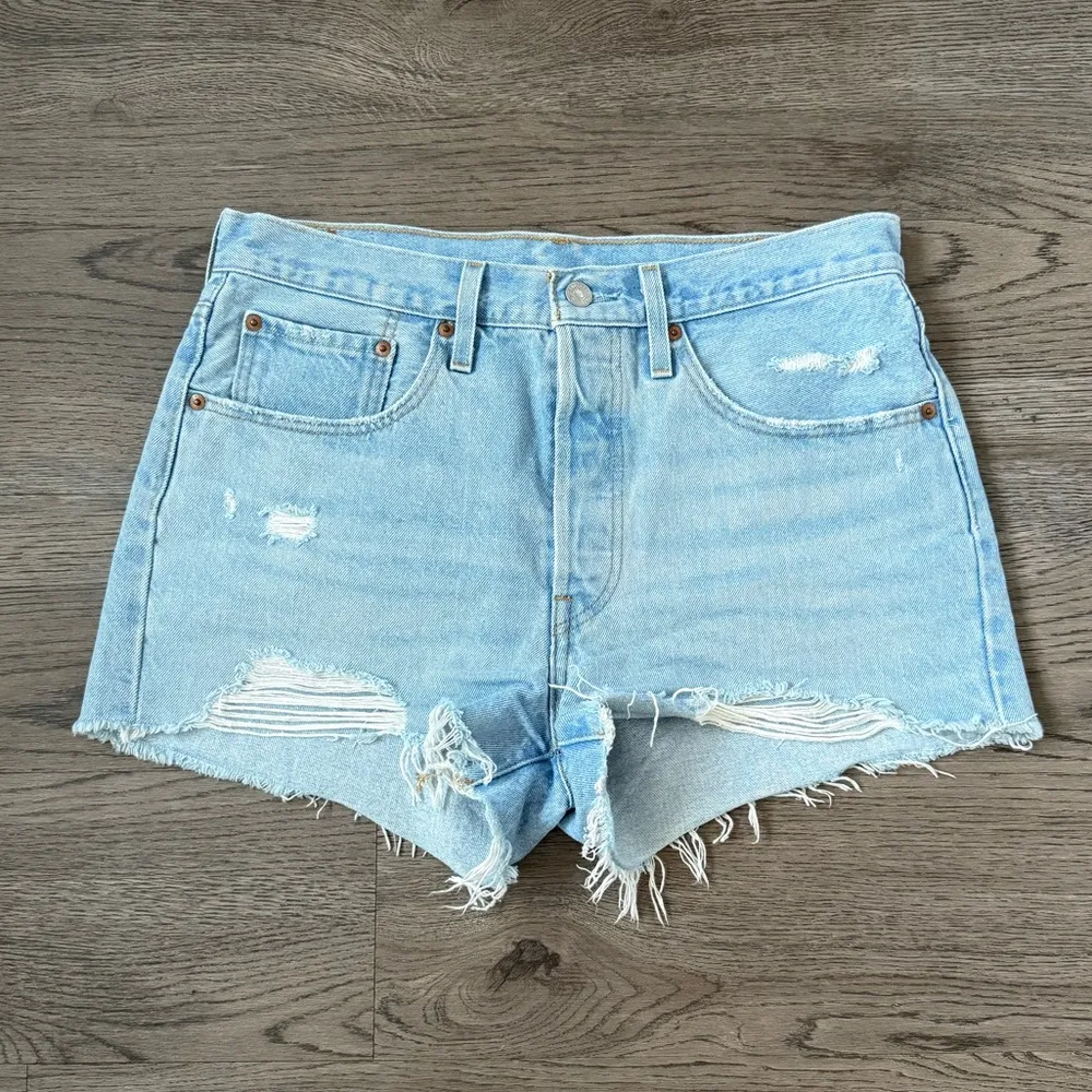 Levi's 501® Original Fit High Rise‎ Women's Shorts Size 30 Ojai Frost Light Wash - Image 4