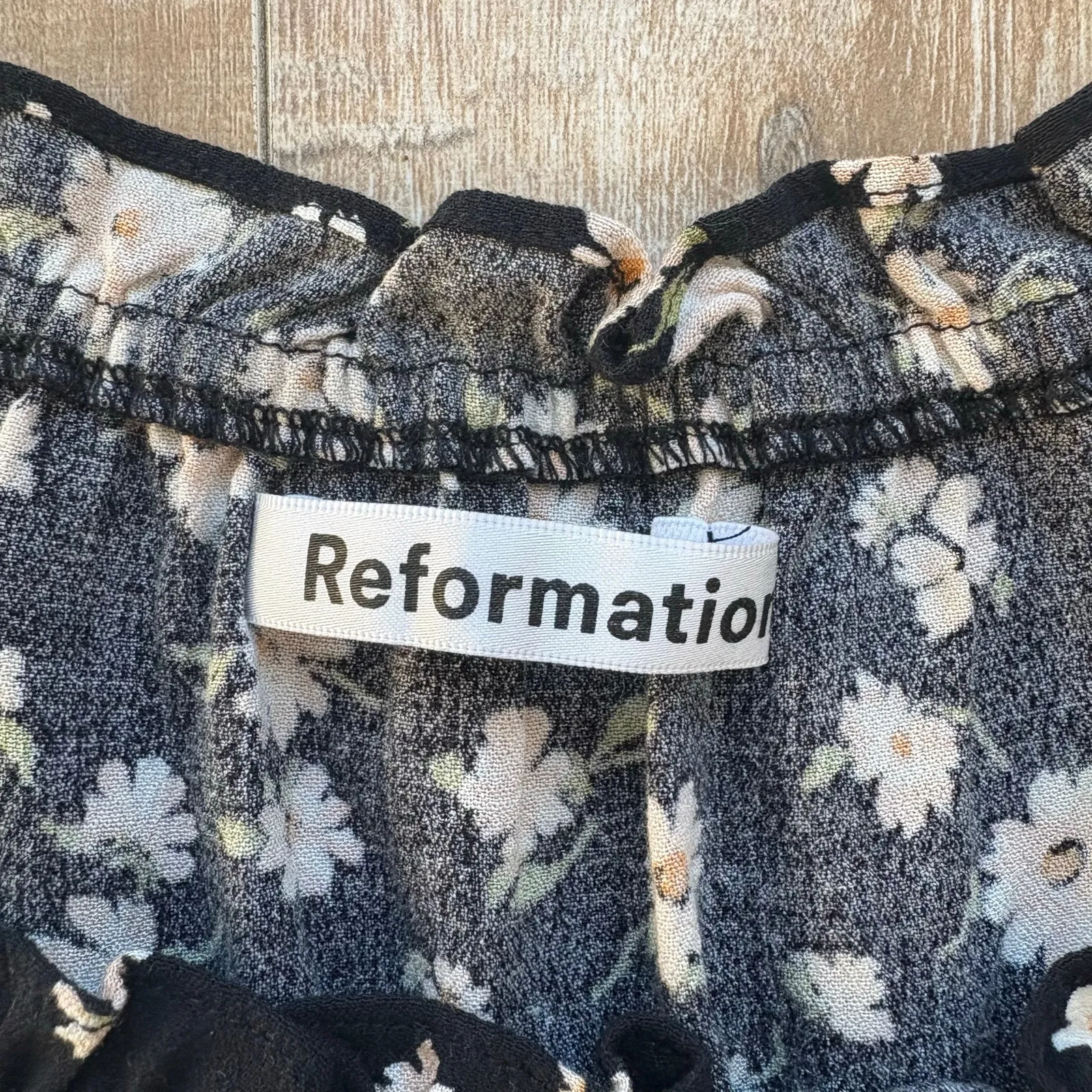 Reformation Cheyenne Top in Black Floral Size S - Image 2