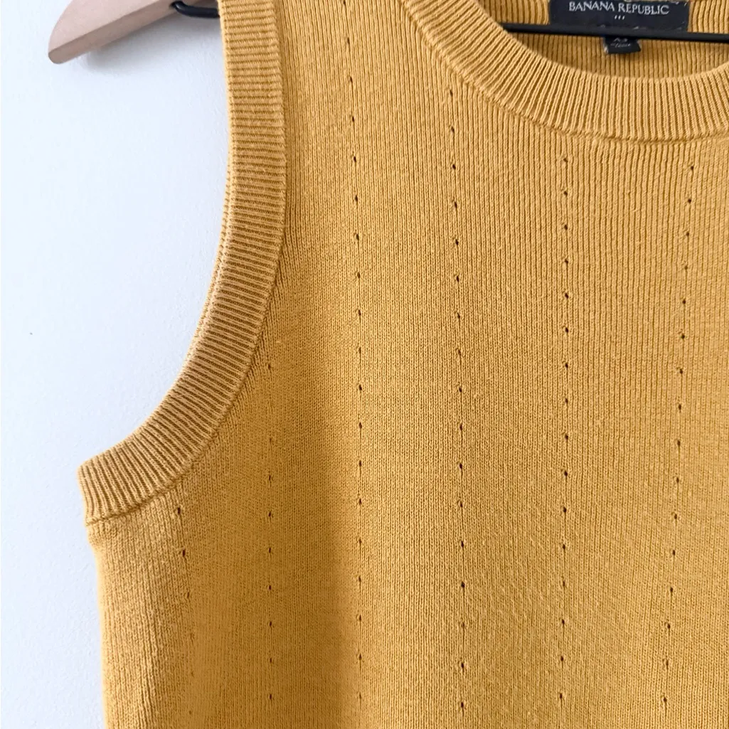 Bananas Republic Sweater Vest in Mustard Yellow Knit Size XS - Image 3