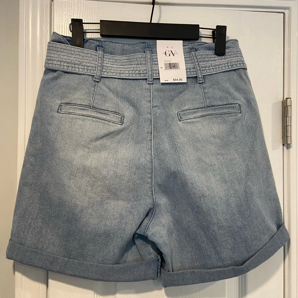 NWT Gloria Vanderbilt Size 4 Pleated Front Belted High Rise Denim Shorts - Image 2