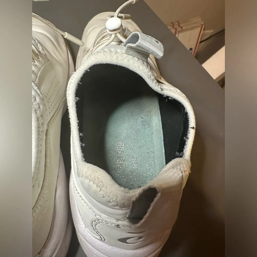 Clove‎ Sneakers - Image 2