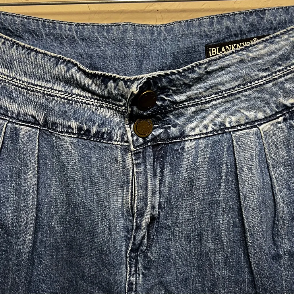 Blank NYC The Balloon Bo Legged High Rise Pleated Flowy Trouser Denim Jeans - Image 4