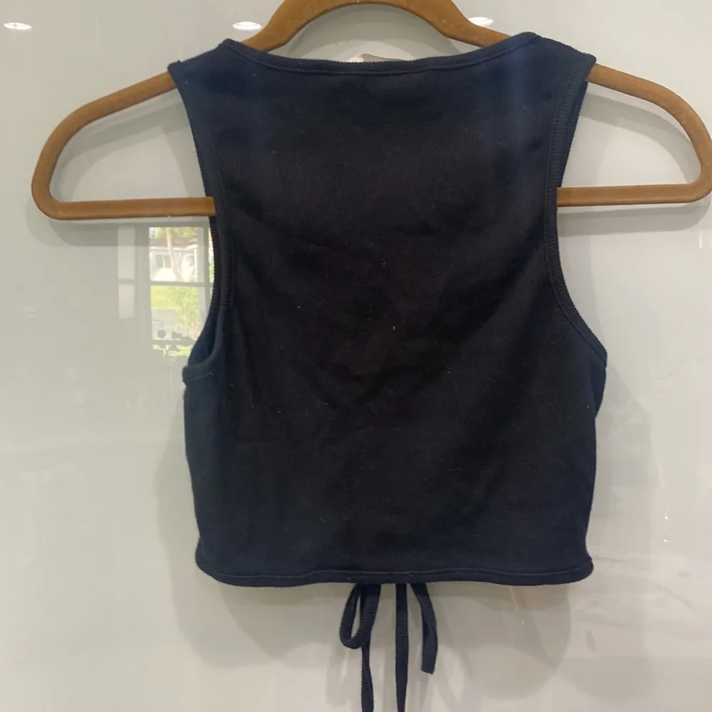 Glassons Women's Basic Black Sleeveless Tie Crop Top Shirt Sz S - Image 4