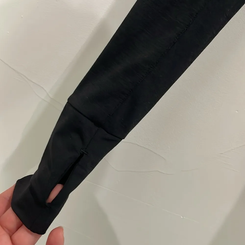 Athleta Long Sleeve Quarter Zip Top Size Small - Image 6