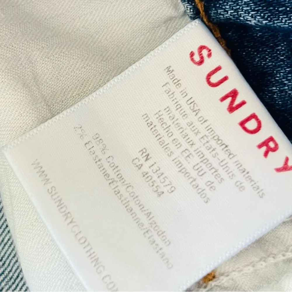 Sundry Blue Jean Shorts with Distressed Embroidered Star Accents Size 29 - Image 6