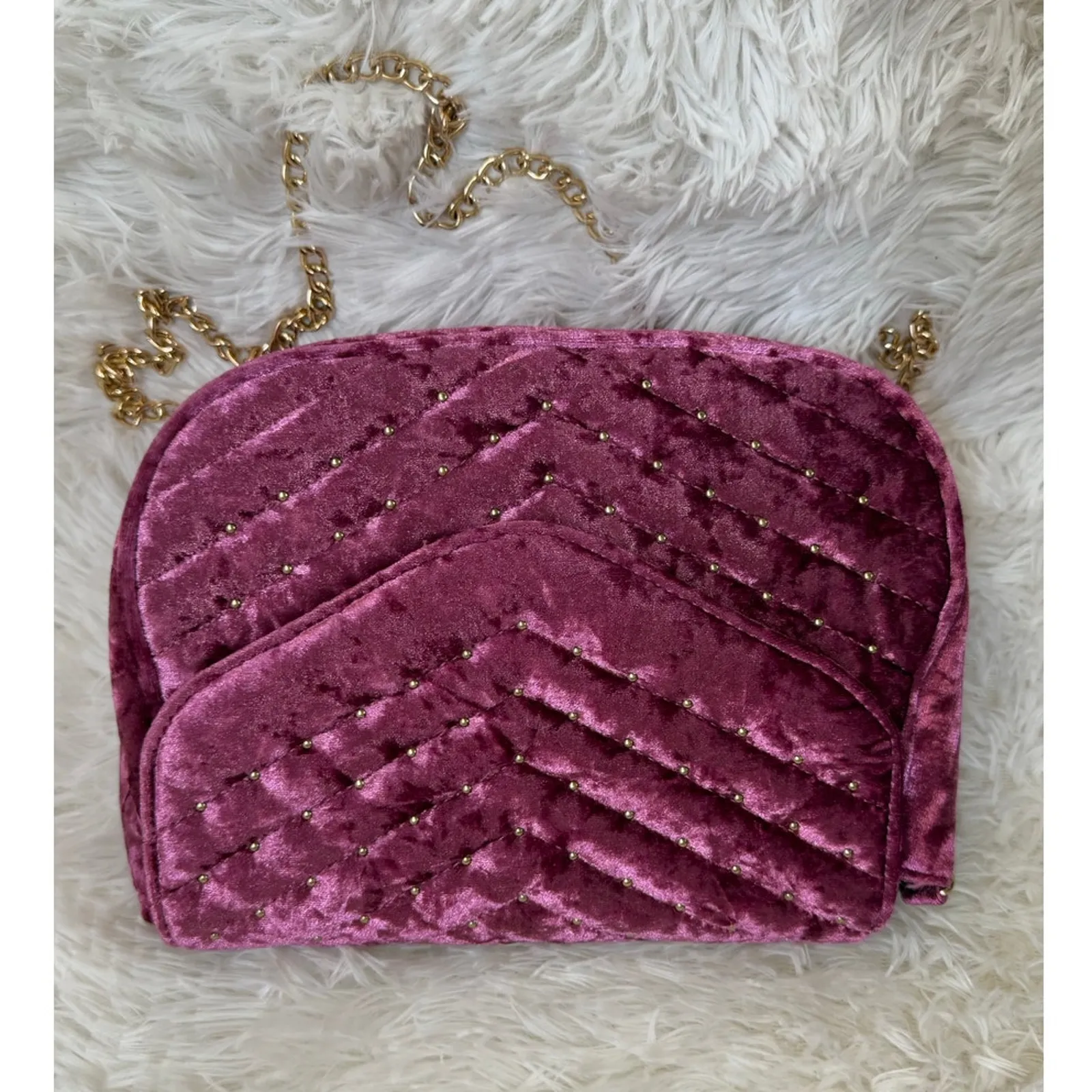 Urban Expressions Velvet Quilted Crossbody Purse Pink Gold Chain - Image 9