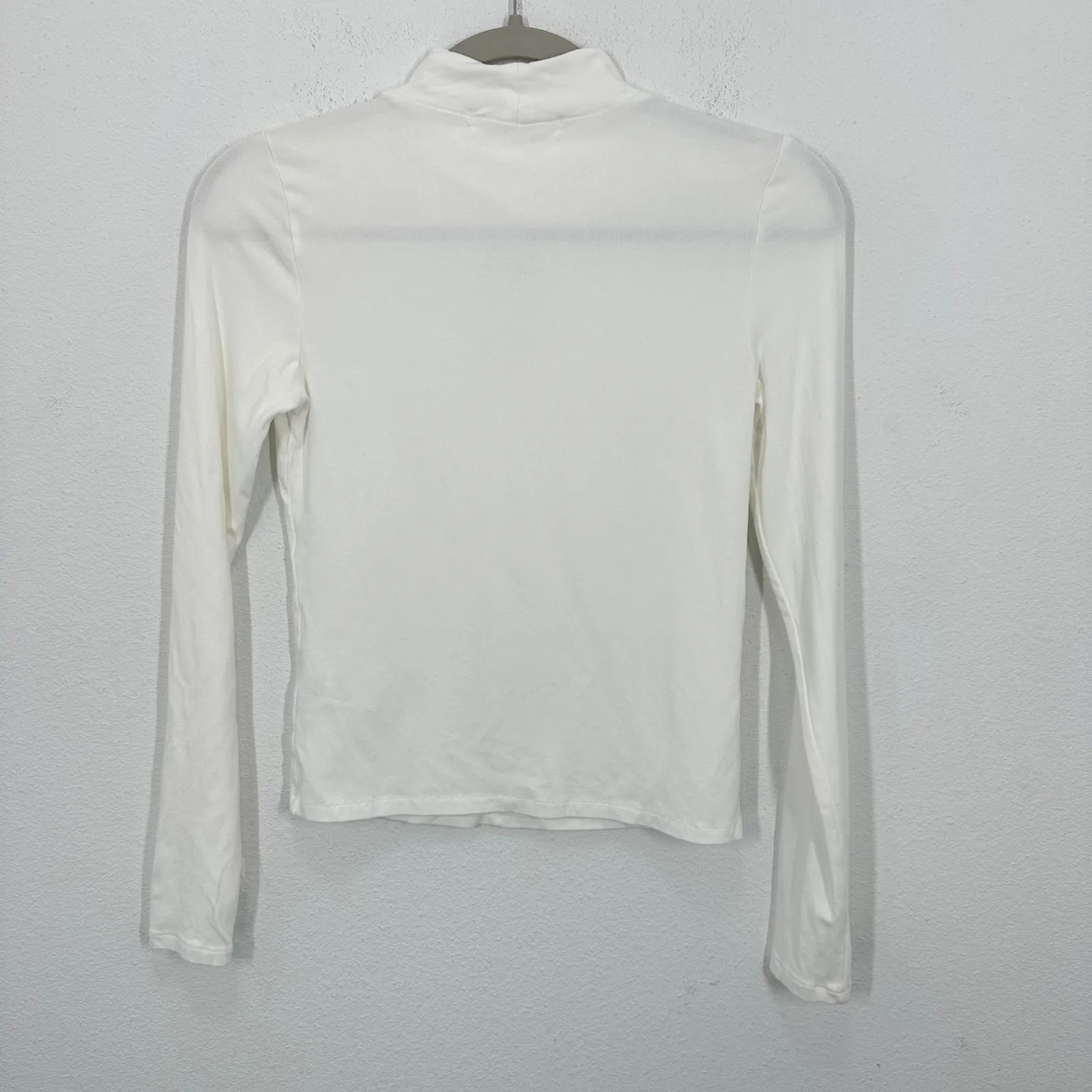 Elodie White Long Sleeve Keyhole Cutout Mock Neck Top Women's Size M - Image 3