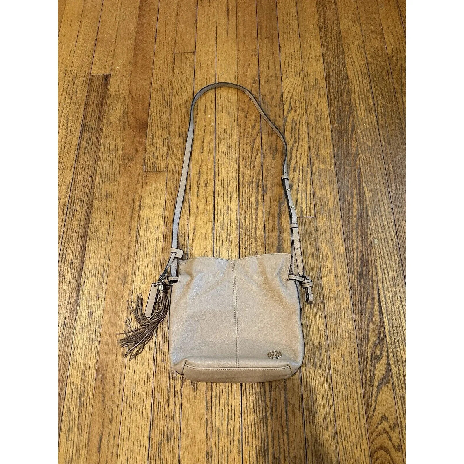 Vince Camuto Crossbody Bag Shoulder Leather Bag Tan EUC - Image 6