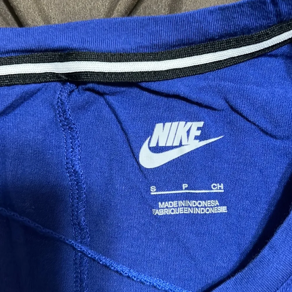 Nike Long Sleeve Blue Cotton Top Work Out Casual Round Hem - Image 2