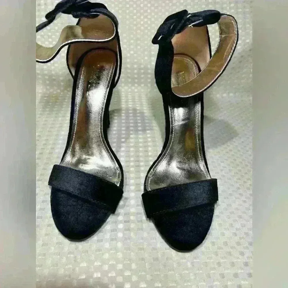 Venus high heels, Size 8 new without a box - Image 8