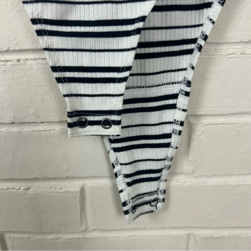 NWT Abercrombie & Fitch Black White Striped Ribbed Bodysuit Size XS - Image 6