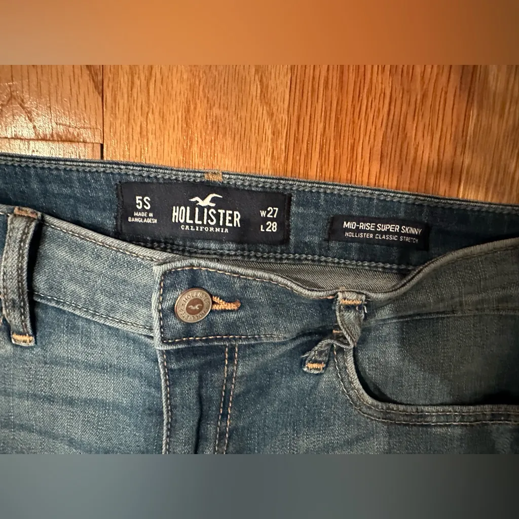 Hollister Women's Skinny Jeans - Dark Blue - Image 2