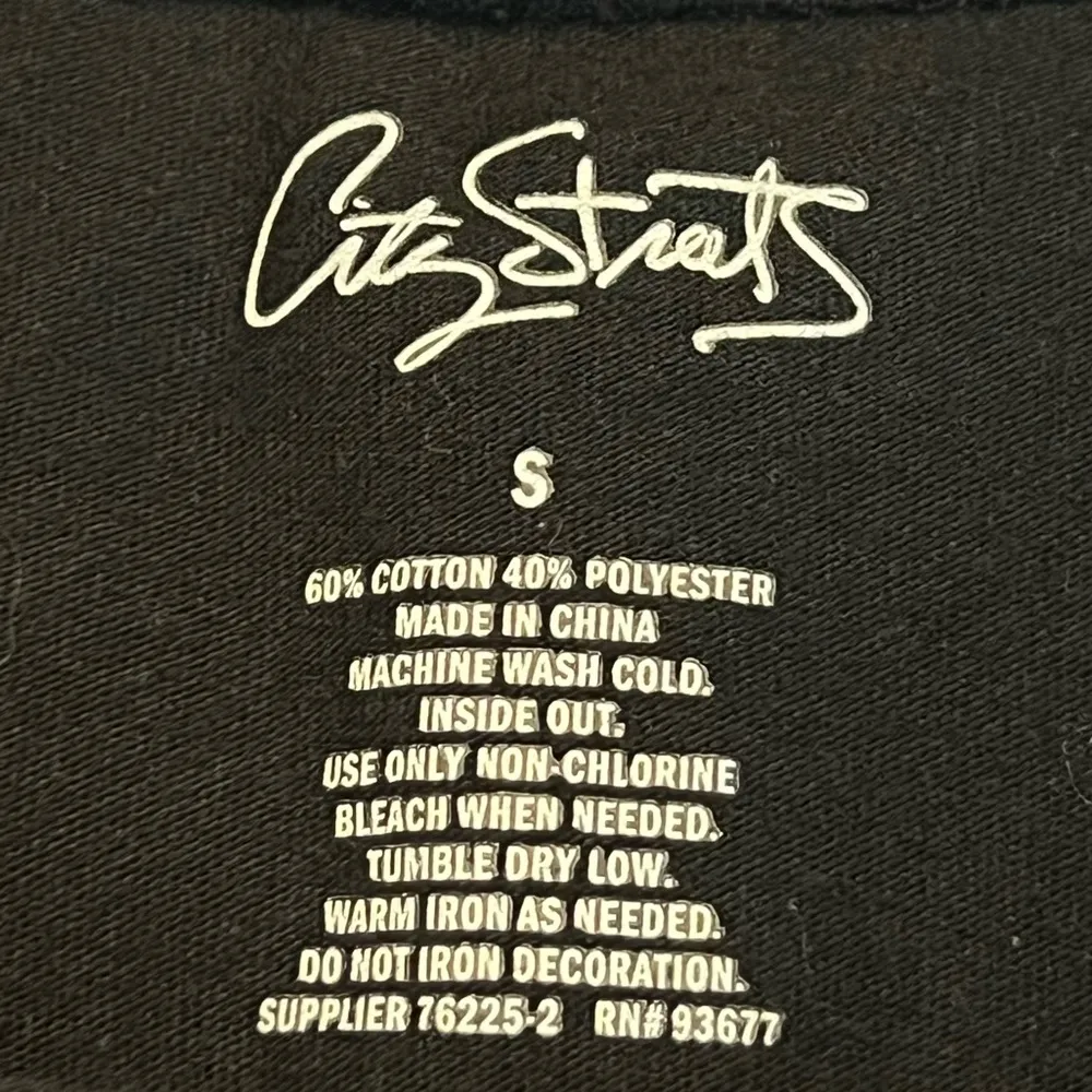 City Streets Love Wins Short Sleeve T Shirt Size Small Pride Rainbow LGBTQ+ - Image 4