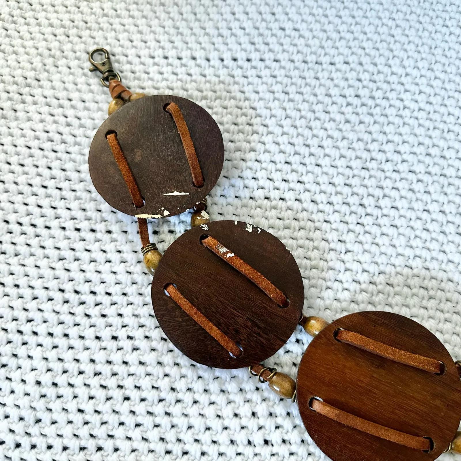 Vintage Unmarked Leather Double Strap Wooden Carved Medallion Disc Waist Belt OS Brown - Image 10