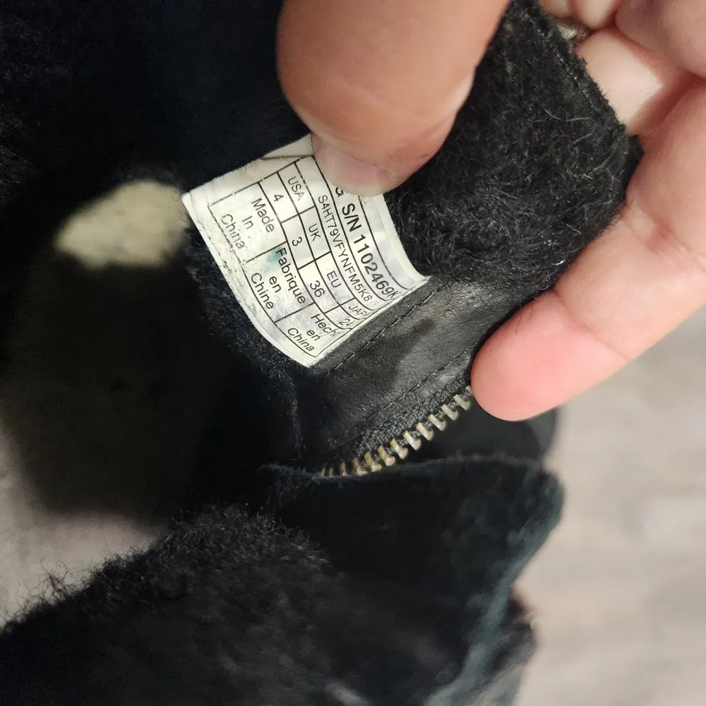 UGG  Australia Black Classic Zip Bootie Size 4 - Image 7