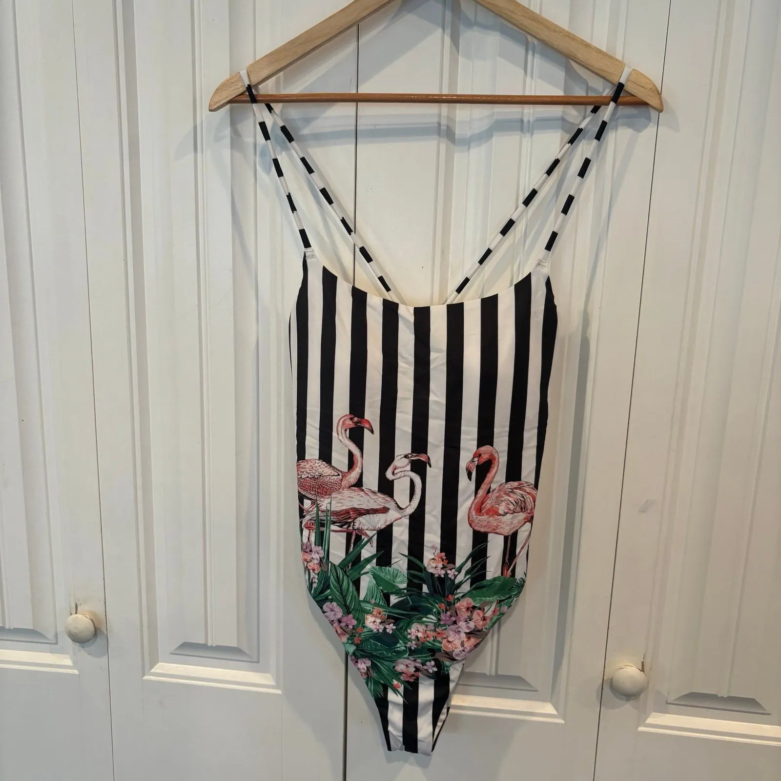 Victoria’s‎ Secret Flamingo Striped One Piece Swimsuit Size Large - Image 2