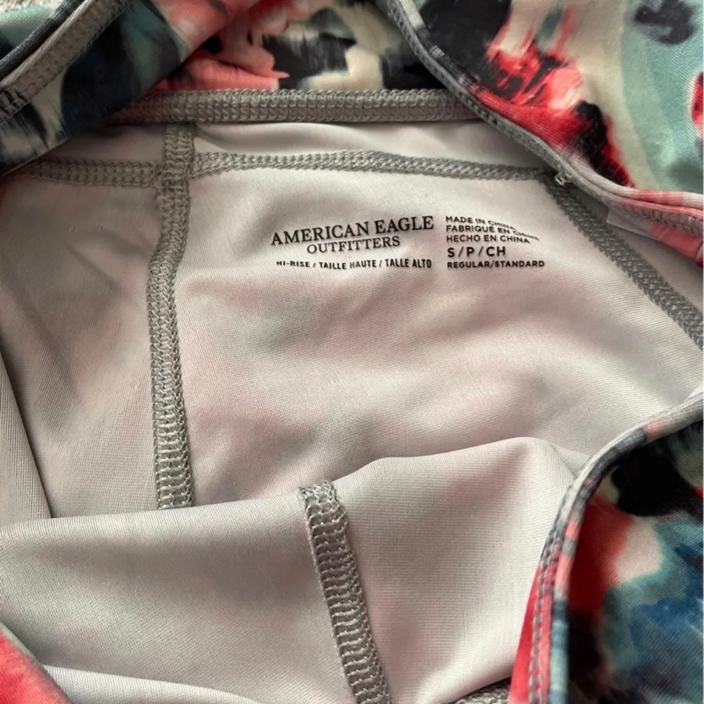 Small American Eagle floral leggings - Image 2