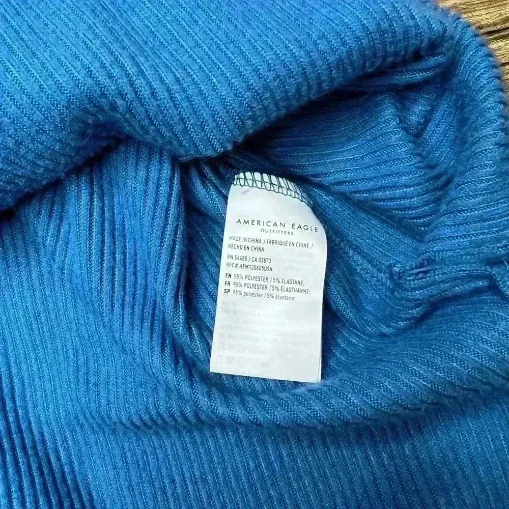 American Eagle V Neck Light Weight Sweater - Image 2