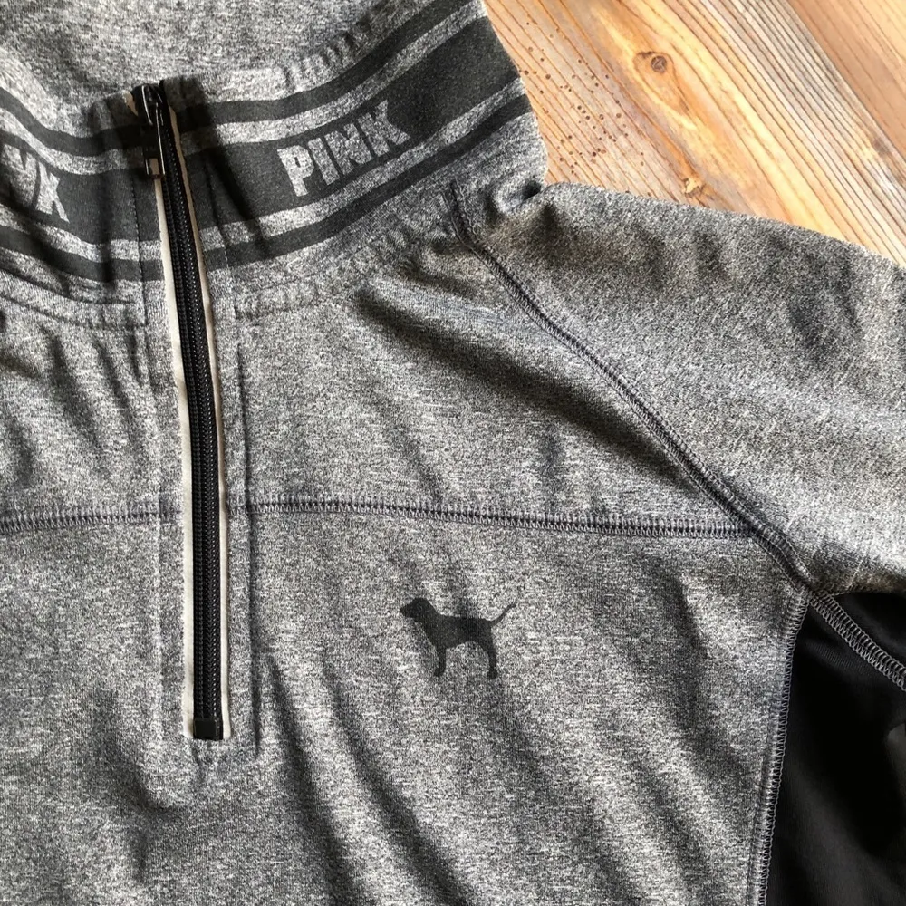 PINK Women's Victoria’s Secret 1/4 Zip Ultimate Performance Size Medium - Image 2