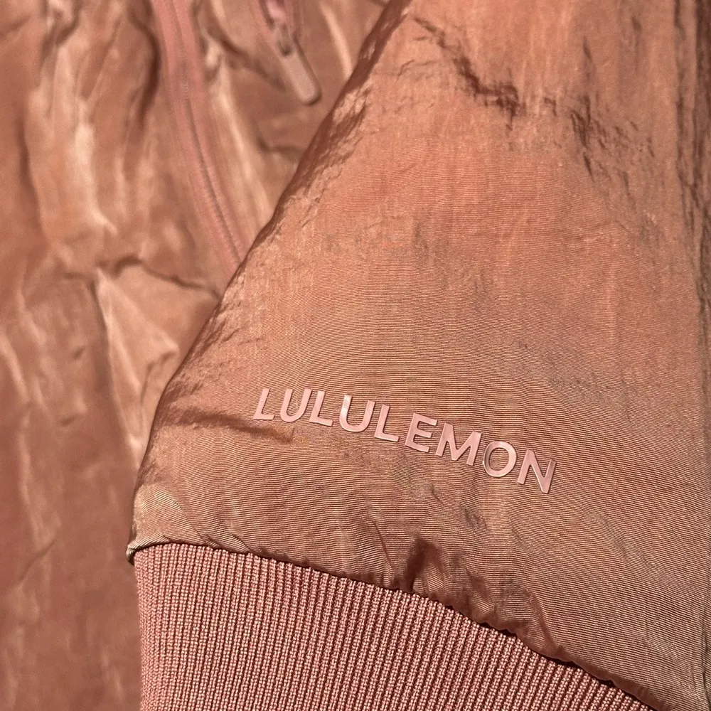 Roam Far Down Filled Reversible Bomber Jacket Chalky Rose Size 6 - Image 5