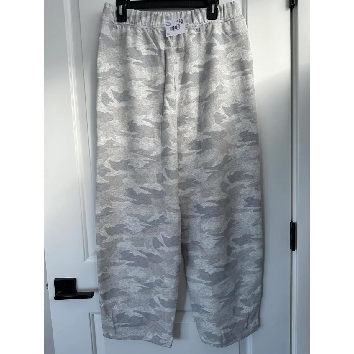 AE Everyday Luxe Barrel Sweatpant American Eagle Grey Camo NWT Medium - Image 5