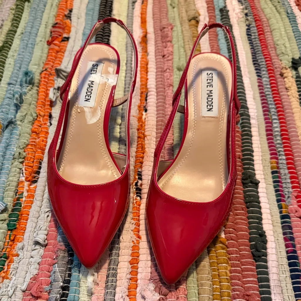 Steve Madden Glossy Red Pointed Heels NWOT - Image 6
