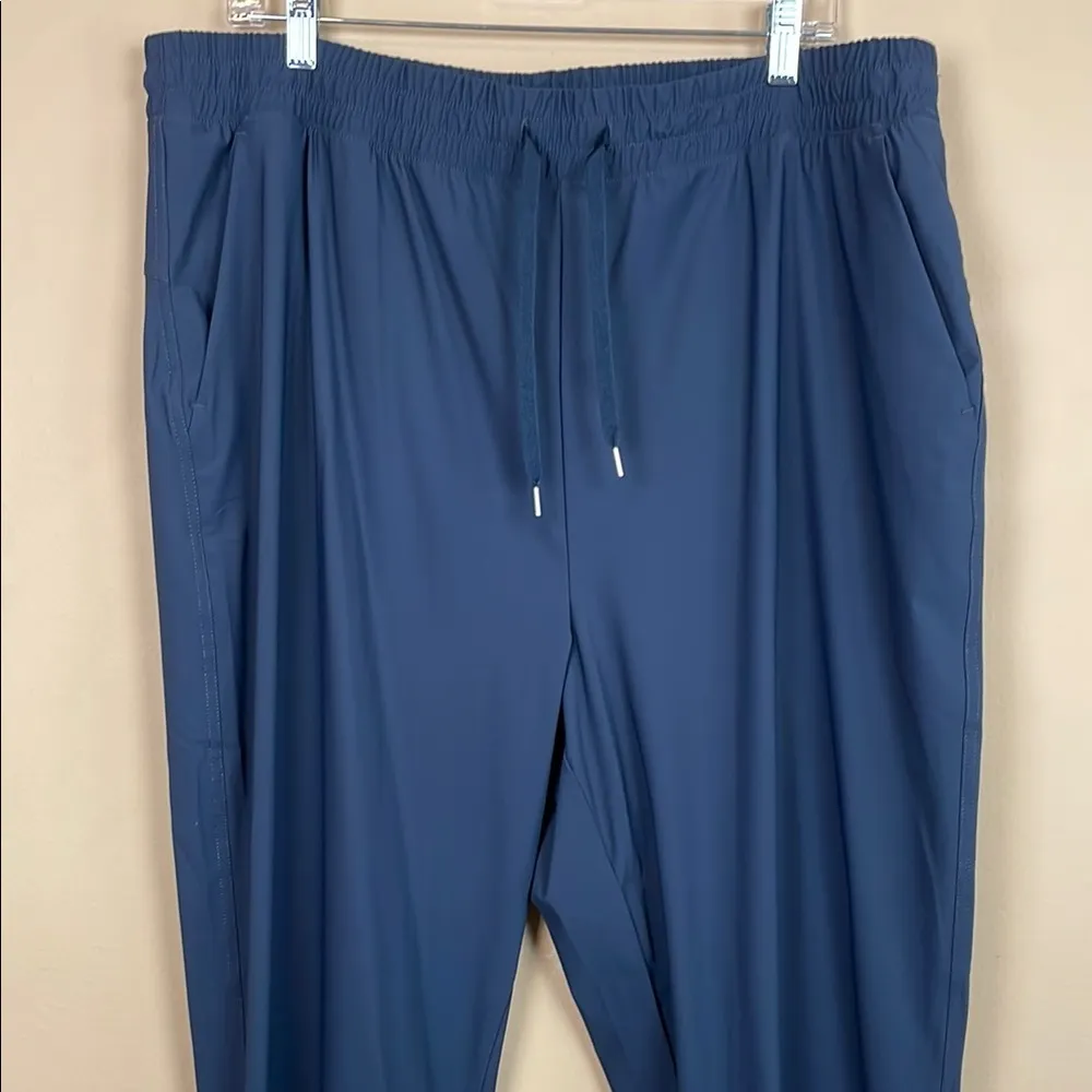 Old Navy Tall Women’s Sleektech Go-Dry Athletic Athleisure Navy Blue Jogger Pant - Image 2