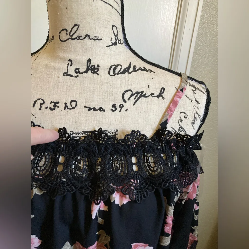IZ Byer Black Floral Off Shoulder Black Lace Trim Blouse #W - Image 5