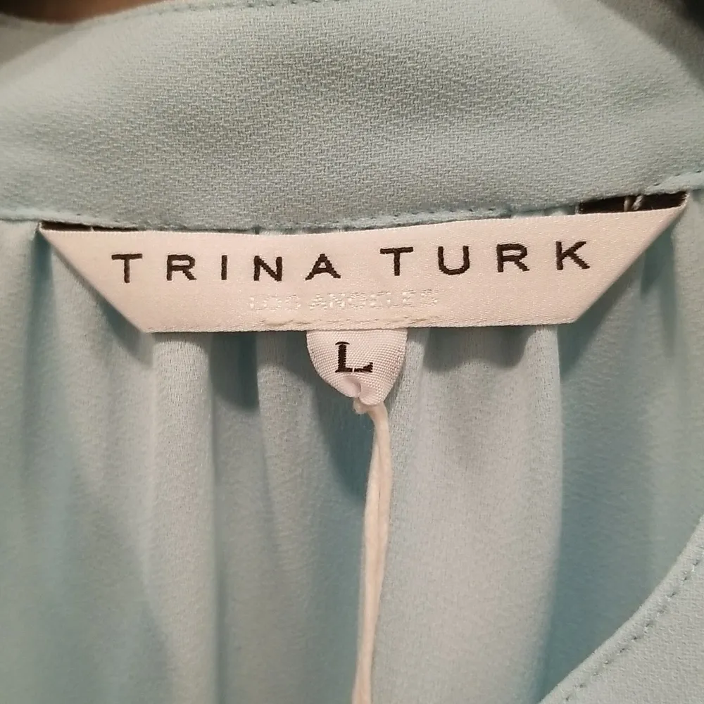 💕TRINA TURK💕 Tanvi Top ~ Silky Satin-Back Crepe Blouse Sky Blue Large L NWT - Image 10
