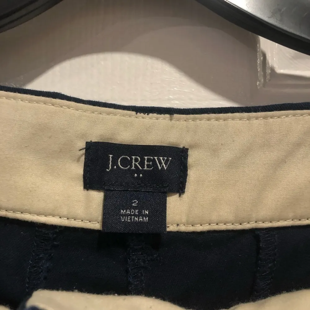 J crew navy shorts 100% cotton - Image 2