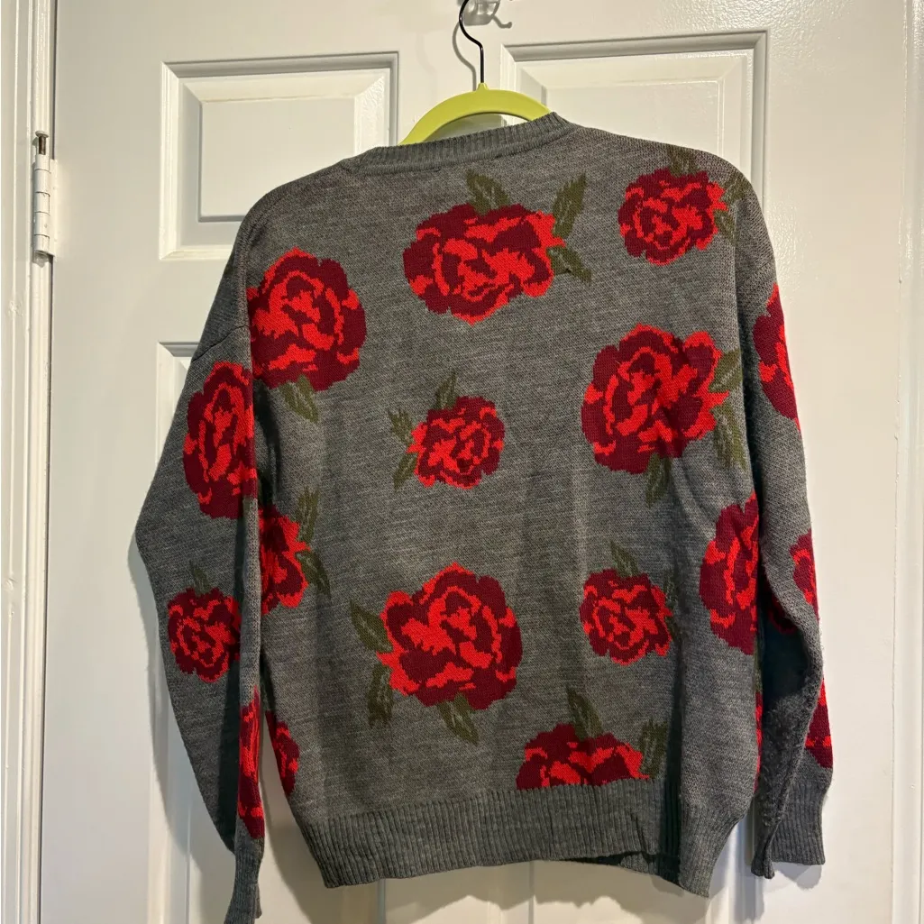 Milan kiss cotton blend roses sweater gray red sz M Size M - Image 2