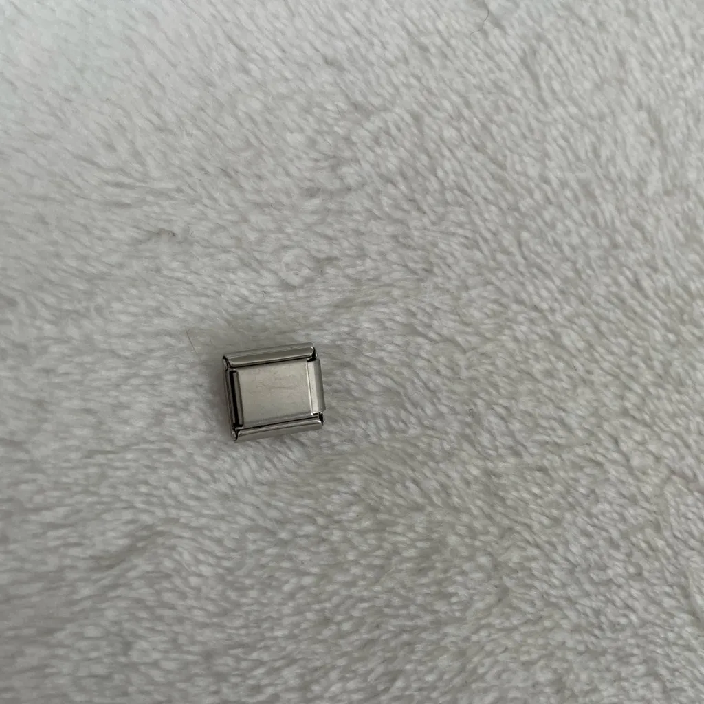 Italian Charm Bracelet Gold B Charm - Image 3