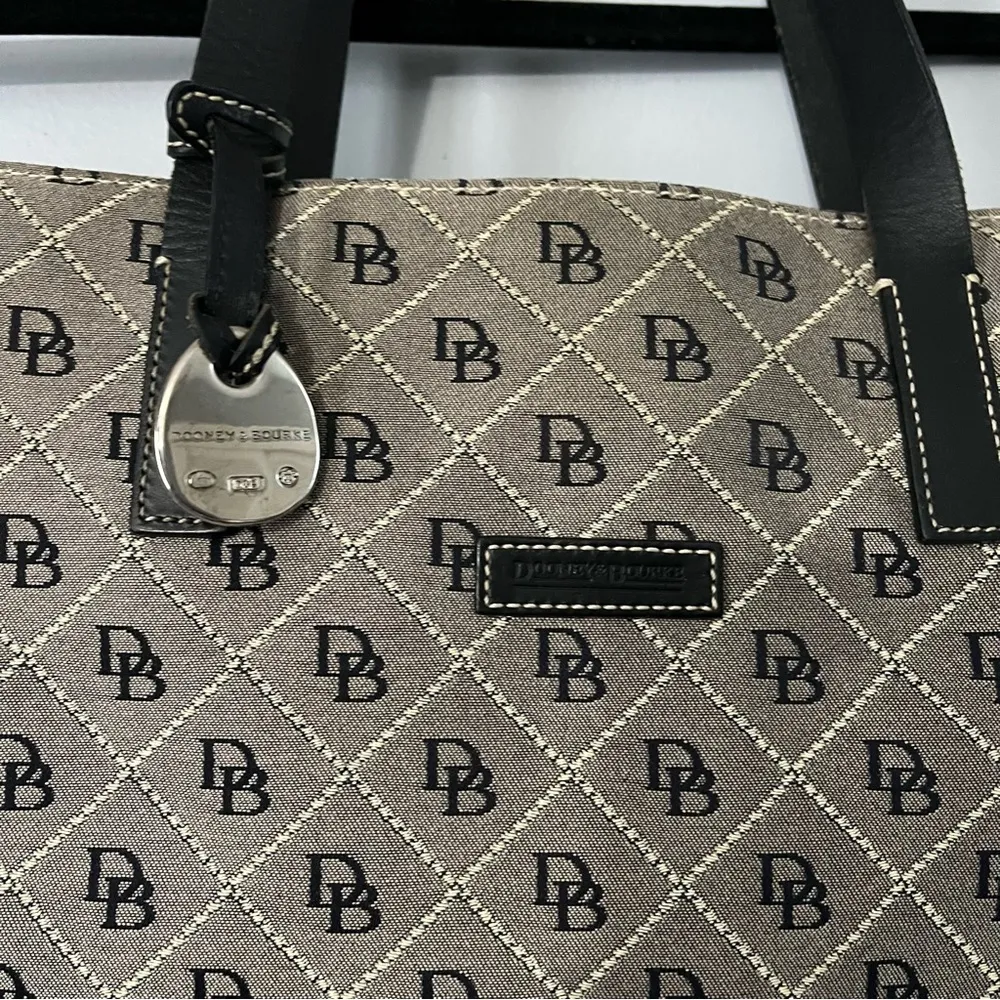 Dooney and Bourke initial east/west tote - Image 3