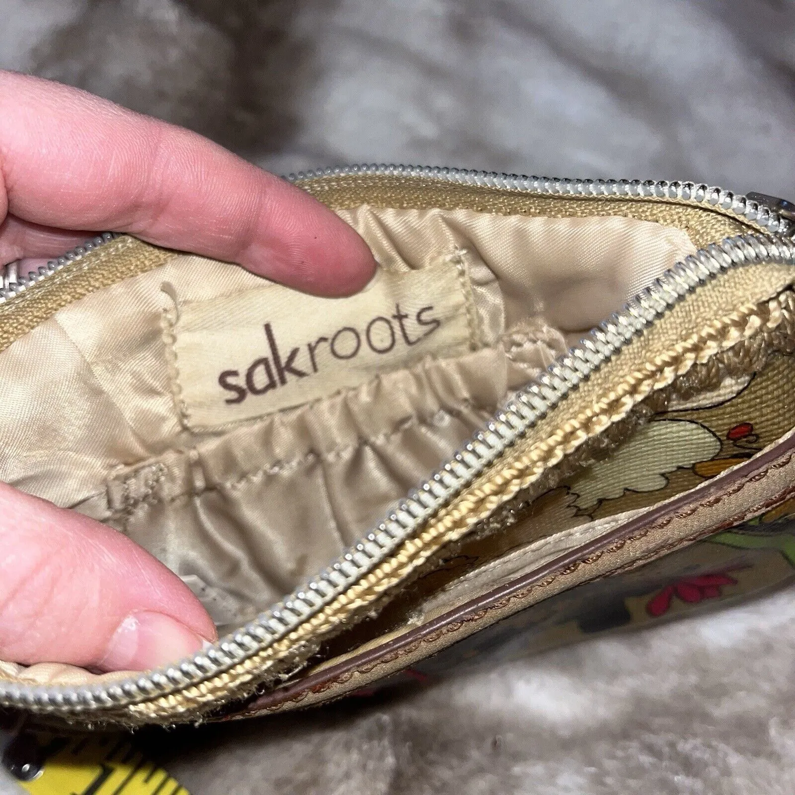 Sakroots Artist Circle Wallet Wristlet Black Floral Pattern See Pictures - Image 6