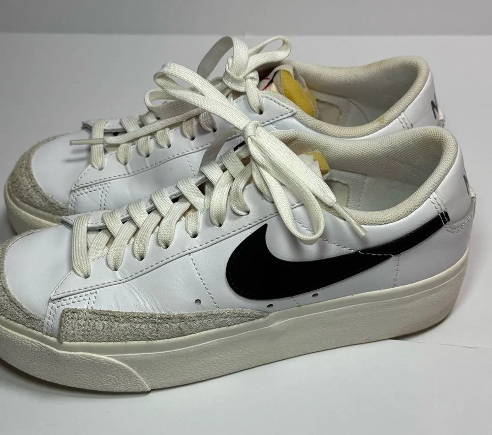 Nike Blazer Classic White and Black Low-Top Sneakers 7.5 - Image 4