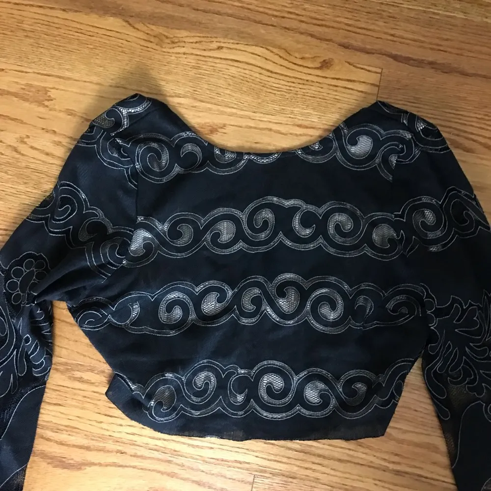 BooHoo Black Lace Crop Top - Image 6