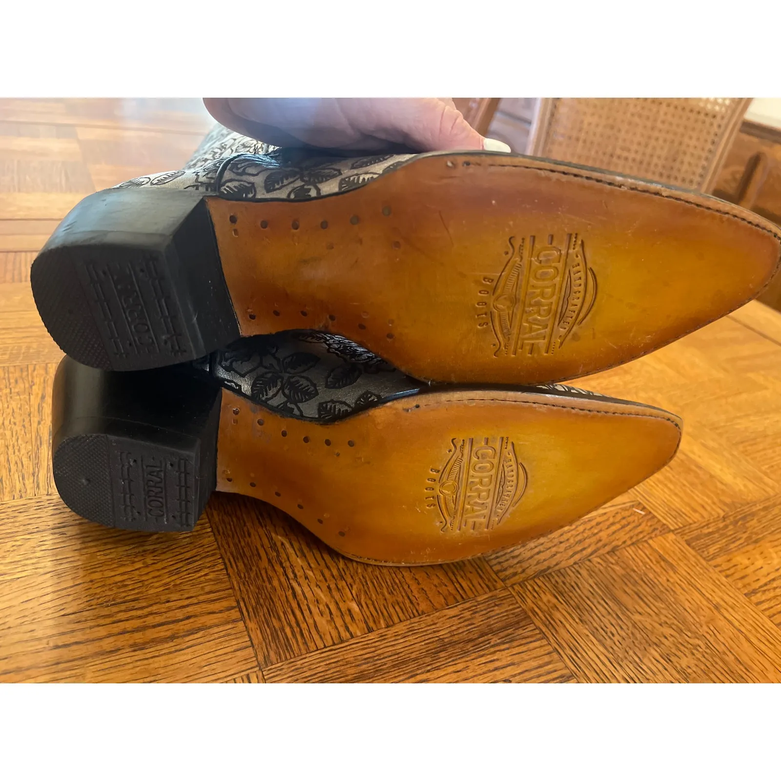 Corral silver and black rose print western boots size 11 - Image 6