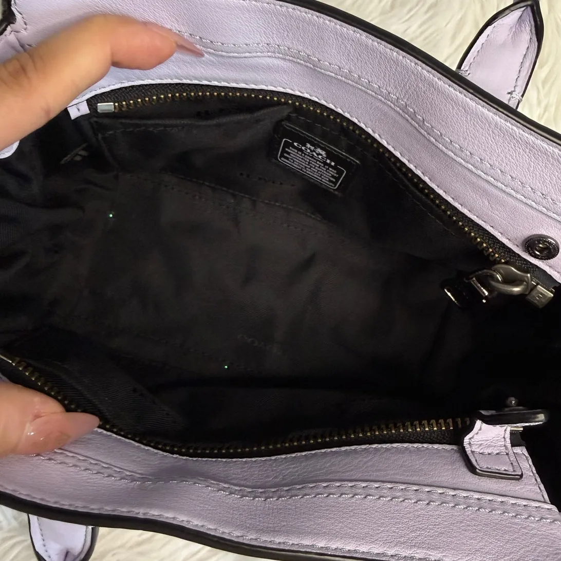 COACH Kiti Swagger 20 x Ariana Grande Crossbody - Image 8